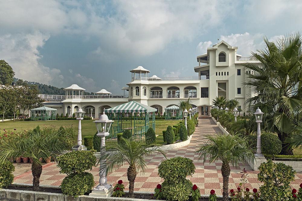 Club Mahindra Kandaghat Luaran gambar