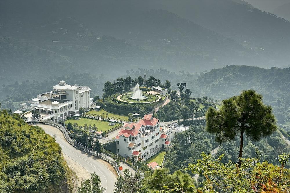 Club Mahindra Kandaghat Luaran gambar